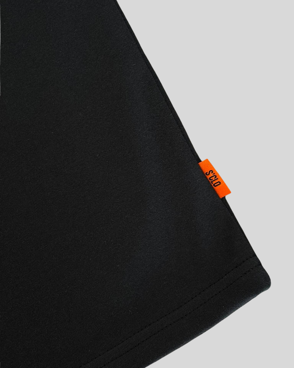 S'CLO ESSENTIAL BLACK T-SHIRT